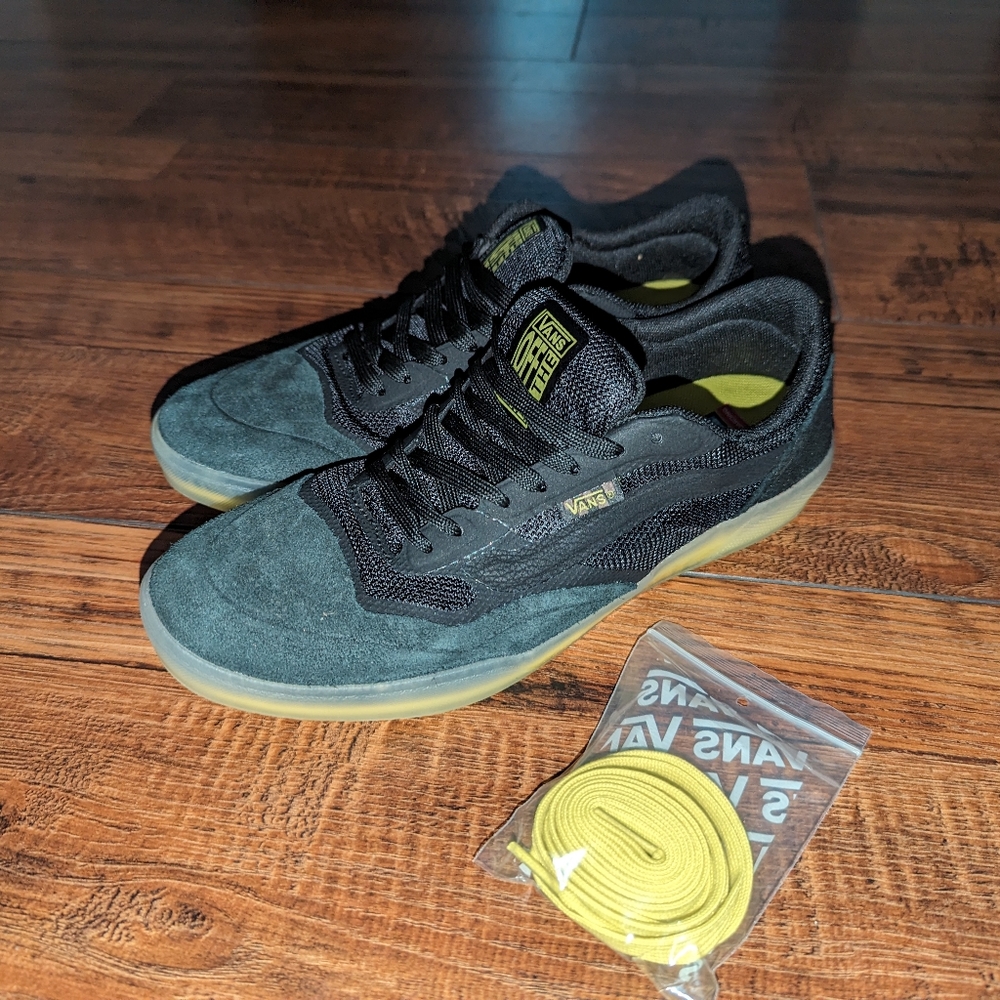 NEW Womens Vans Ave Black Sulphur Skateboarding Skating Sneaker Shoes 8 & 9.5
